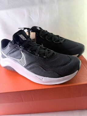 Nike Men’s 11 Legend essential 3 NN Black and White Mesh Athletic Sneakers